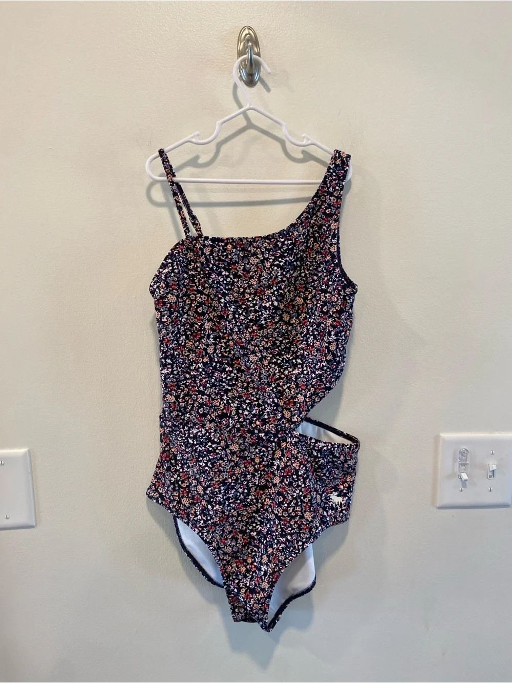 Abercrombie kids girls asymmetrical cutout one piece swimsuit size 15/16 floral